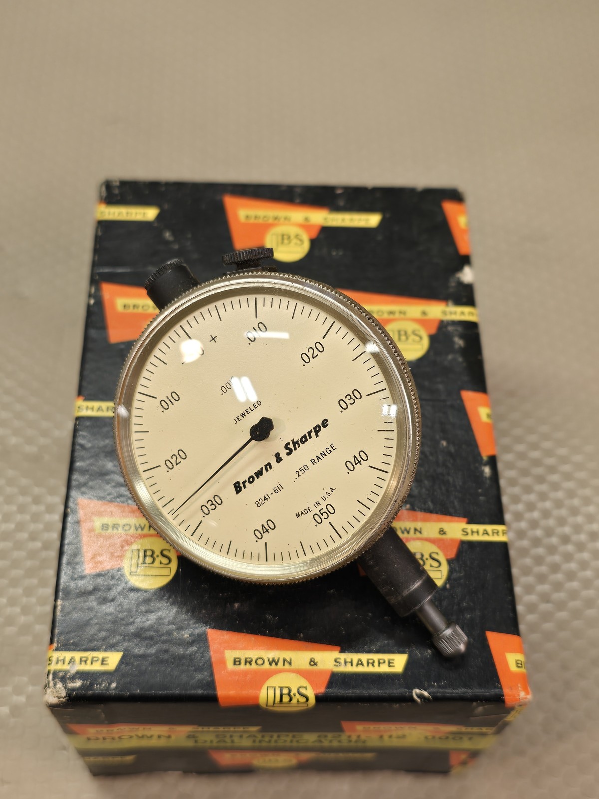 Brown & Sharpe 8241-611 Jeweled Dial Indicator .250 Range