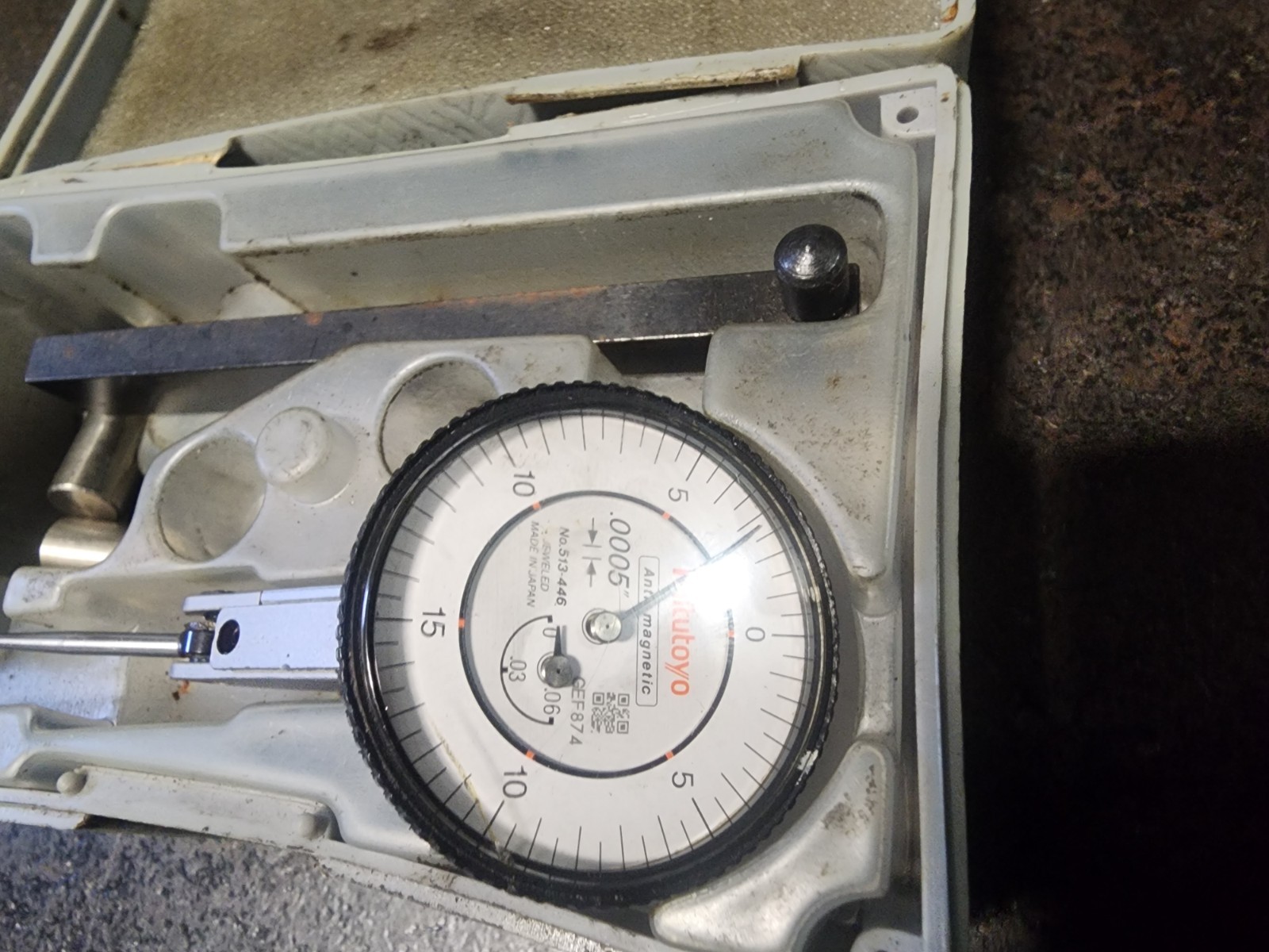 Mitutoyo 513-446T Dial Test Indicator — photo 2