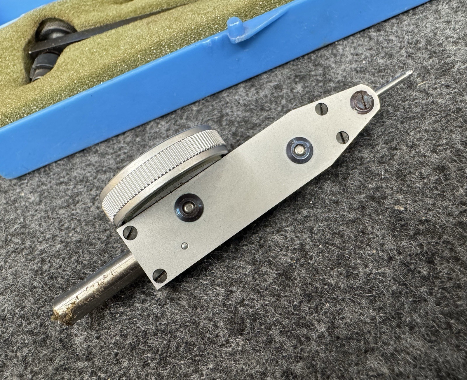 Mueller Gage G303 Dial Indicator — photo 3